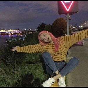 Meet your Posher, Yaliett